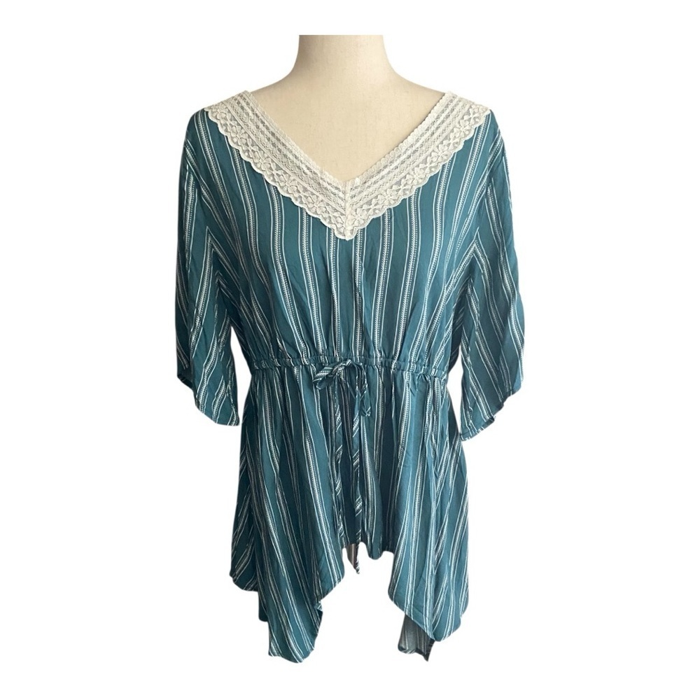 NWT-BLOOMCHIC-WOMENS STRIPED TOP-SIZE 14